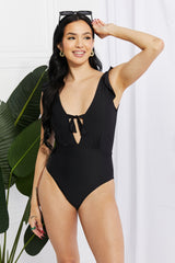 Marina West Swim Seashell Ruffle Sleeve One Piece в черно